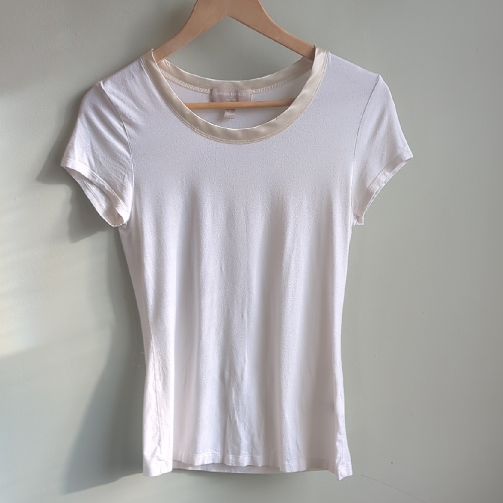 Banana Republic Cream and White Short Sleeve Tee